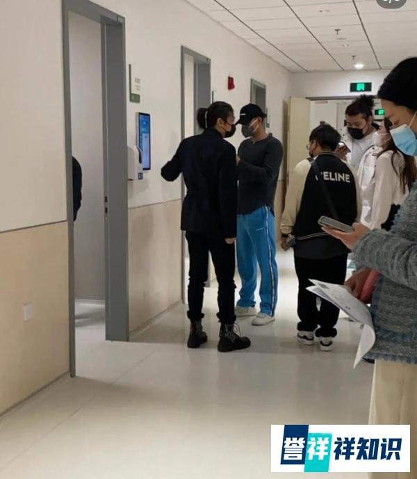 韩媒：EXO前成员黄子韬“半夜急诊室”照引热议，本人发文解释