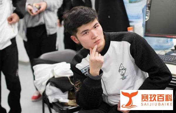 雷竞技资讯：MLXG老头杯把无状态喷哭！和裁判疯狂安抚公开道歉