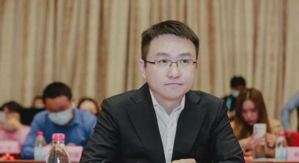 “80后”亿万富豪、斗鱼CEO陈少杰，已取保候审！知名女主播被曝涉案被捕，多名头部主播仍停播