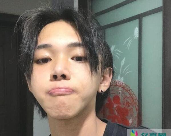 张嫮目是男的还是女的 张嫮目原名叫什么