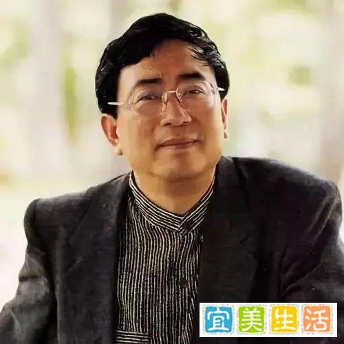 易中天为何要大骂余秋雨“下流”?风波背后有隐情,易中天欠余秋雨一个道歉