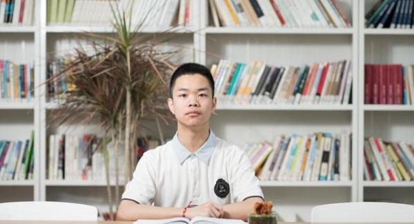 婉晴教育｜热点新闻｜14岁少年高考683分，学霸和学渣的差距在哪里？