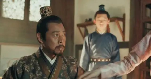 历史正剧《山河月明》有高开低走的趋势，网友给出差评的原因是什么？