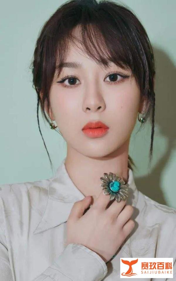 杨紫霸屏腾讯！四部一番剧热度齐破三万，观众直呼过瘾！