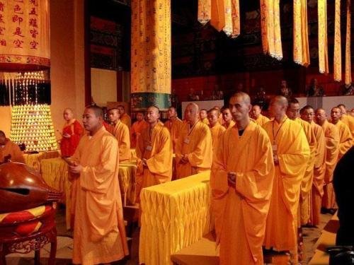 佛教的早晚课一般是什么内容？