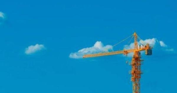 12个债务省份暂停基建：叫停背后的发展反思