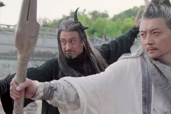 在《倚天屠龙记》中，阿敏的手下中，谁是武功最厉害的？