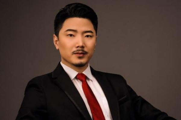 谁知道岳彬年龄是多少？