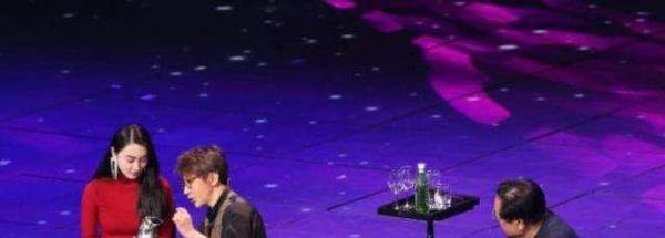 2019春晚刘谦魔术揭秘，魔壶酒饮料怎么变出来的