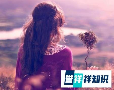 保洁阿姨捡钱报警反被开除事件后续，当事方回应称：她想据为己有