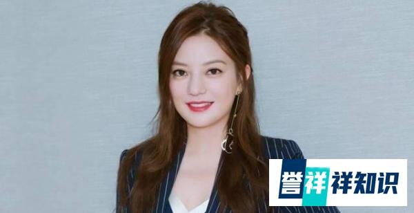 张哲瀚社交账号已封,作为其老板的赵薇受到波及,多项工作被取消