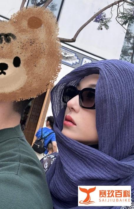 张馨予夫妇骑电车游云南，何捷沉迷老婆美貌拍不停，手臂肌肉抢镜