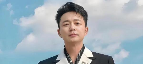 刘奕君改名之谜：从“刘岷”到“刘奕君”，背后有何隐情？