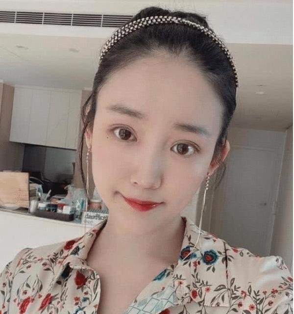 绿地事件最新消息，女主张雨婷大量素颜照曝光，就这能值3000万？