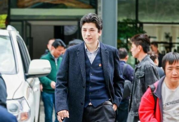 丁真走红一年做了些啥?