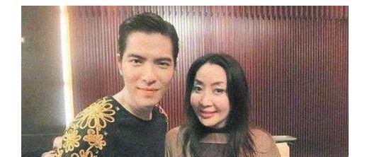 疯狂骚扰萧敬腾, 富家女和父亲断绝关系