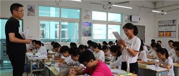 班主任回应女孩中考 757 分 8 门满分：这是她的实力