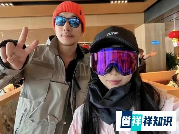 张亮与离婚6年前妻合体被拍！女方素面朝天，两人被疑当年假离婚