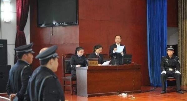 上海杀妻焚尸案：爱犬救主冲入火海，再也没有下来