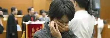 3名男子强行闯入女宿舍，打工妹持刀刺死一人，法院判其无罪