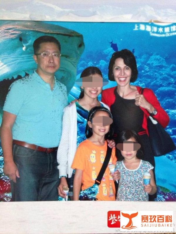 李阳被爆家暴女儿后续：“疯狂英语”工作人员称其仍在正常开课