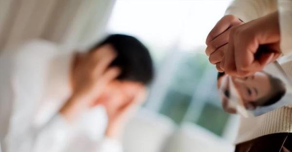 幼师婚内出轨，回归家庭被原谅，却被情夫要挟，而结局是一声长叹