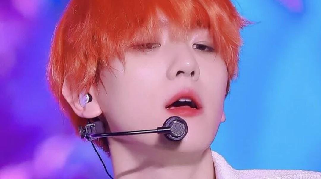 EXO摸头照只剩下边伯贤和吴世勋了，其他人哪去了？