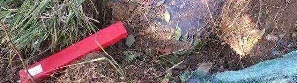 受伤男子从救护车担架坠地身亡，院方称只赔2万，剩余向担架厂要