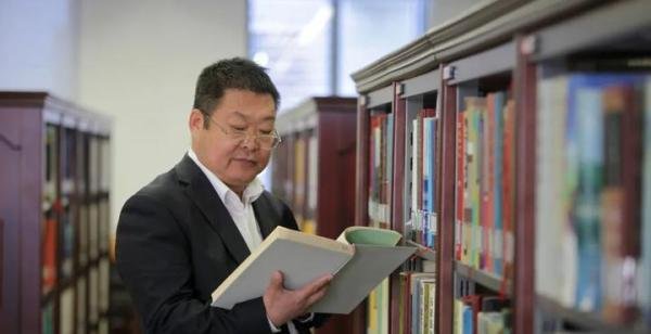 《瑞丽需要祖国的关爱》作者：曾在瑞丽挂职一年，从未以副市长身份炒作