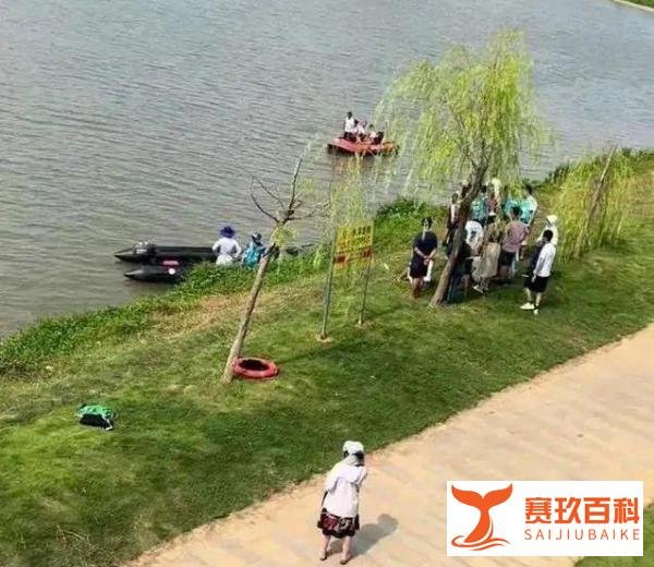 女孩因早恋与母亲吵架跳河引发悲剧，别把所有错误都推给“早恋”