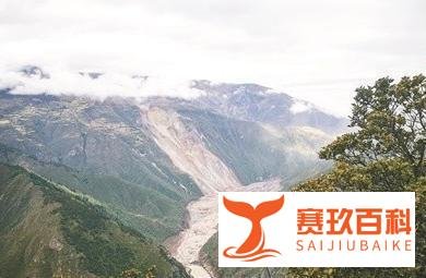 金沙江在西藏境内因塌方而断流，网友：干脆直接建个水电站！