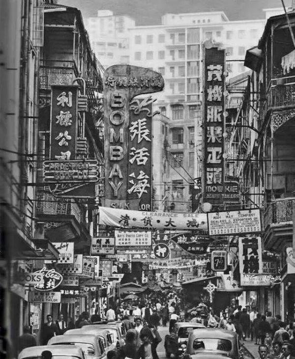 父亲是裁缝、大姐是78年香港十大杰出青年,名校肄业张国荣爱唱歌