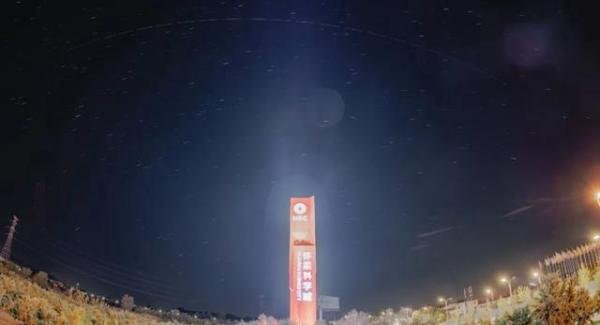 网友拍到中国空间站从头顶飞过 这是咋情况？