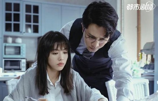 为什么不期而至里面有两个高峻？