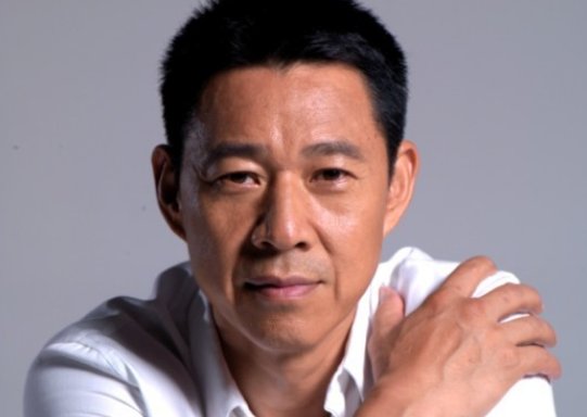 著名演员张丰毅,网传惊人的一面,这还是我们认识的影帝吗?