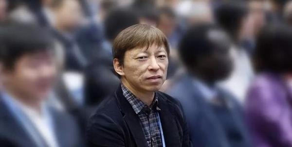 张朝阳又凡尔赛,称考上大学非难事,名牌和一般大学对一生影响不大