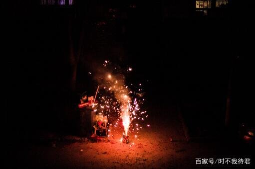 今年很多地方放烟花的人很多，是放开燃放烟花爆竹了吗？