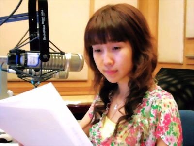 求重庆都市广播吃在重庆的主持人鳅鳅妹的个人档案和照片