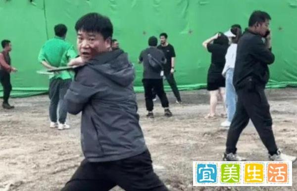 “反诈老陈”后悔当年冲动辞职：从网红民警到求职协警的心路历程