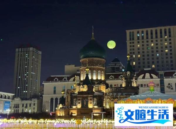 一天10个热搜,谁捧红了哈尔滨?