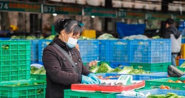 深圳发布通告「公交地铁停运，全市社区小区等封闭式管理」，目前当地情况如何？