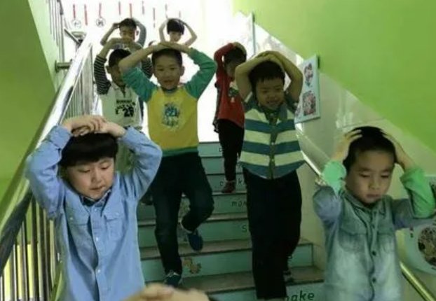 四川的业主辟谣网传地震时不准下楼！为何会有人传出这样的谣言？