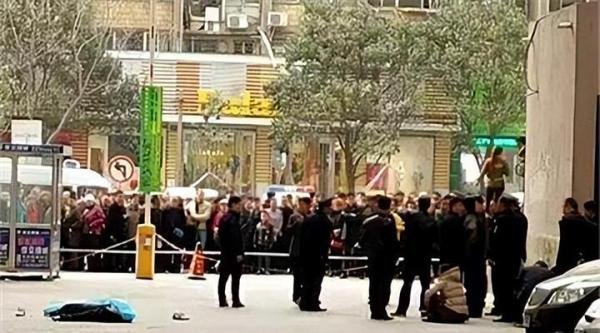 上海女子被网暴后坠楼，其丈夫首度讲述事情经过，并表示会追责