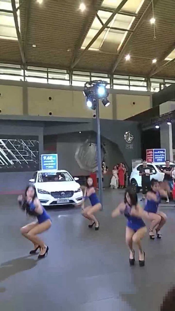 穿的最少的动漫女主角
