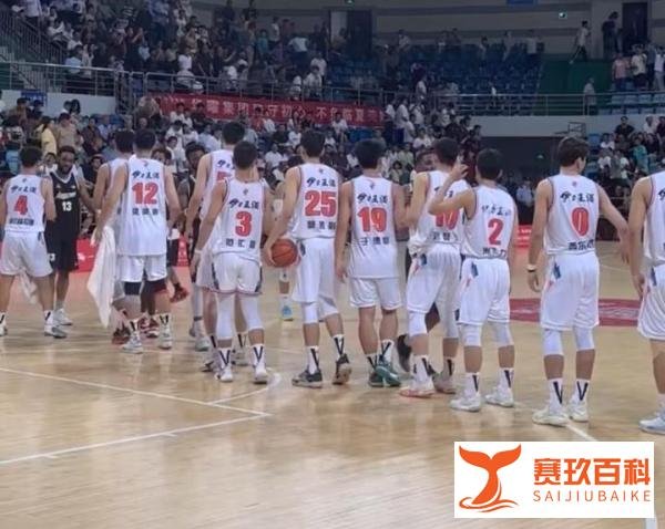 球场风云突变！中美篮球赛冲突后握手言和