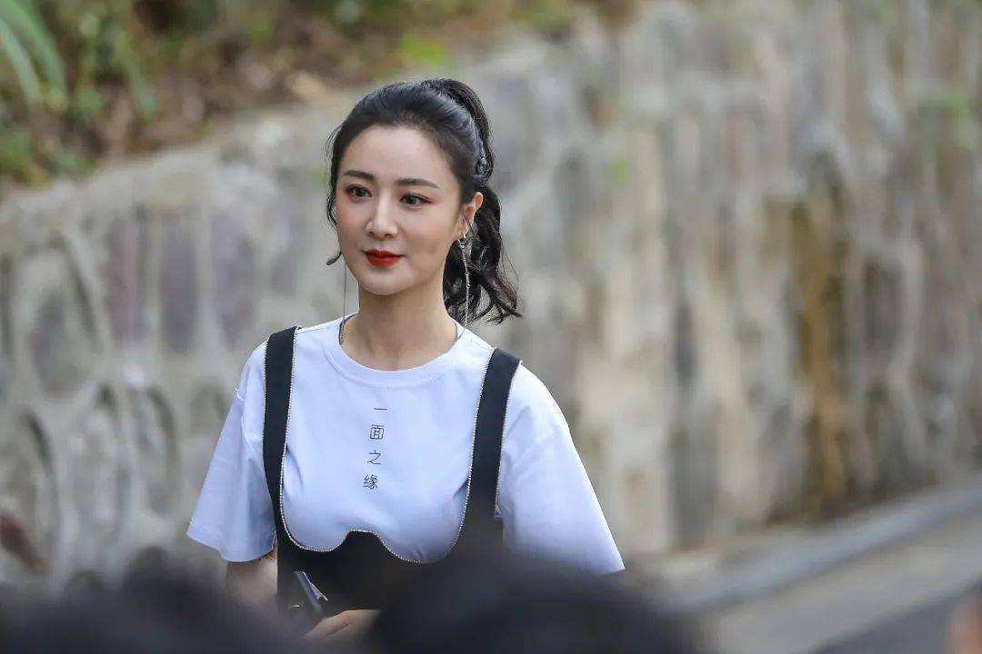 薇娅被罚前已与丈夫注销合伙企业，你能理解薇娅这一行为吗？