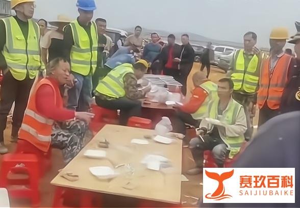 柳州城管跑到工地劝离卖盒饭摊贩，遭到怒怼：这不是你们管的范围