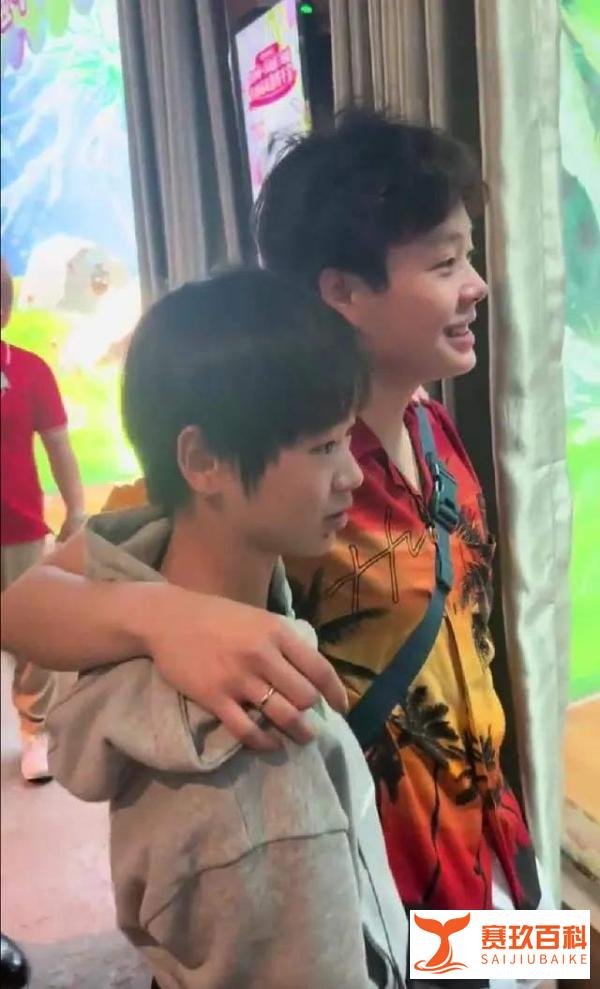 长隆动物园偶遇全红婵陈艺文 网友：好好享受假期吧！